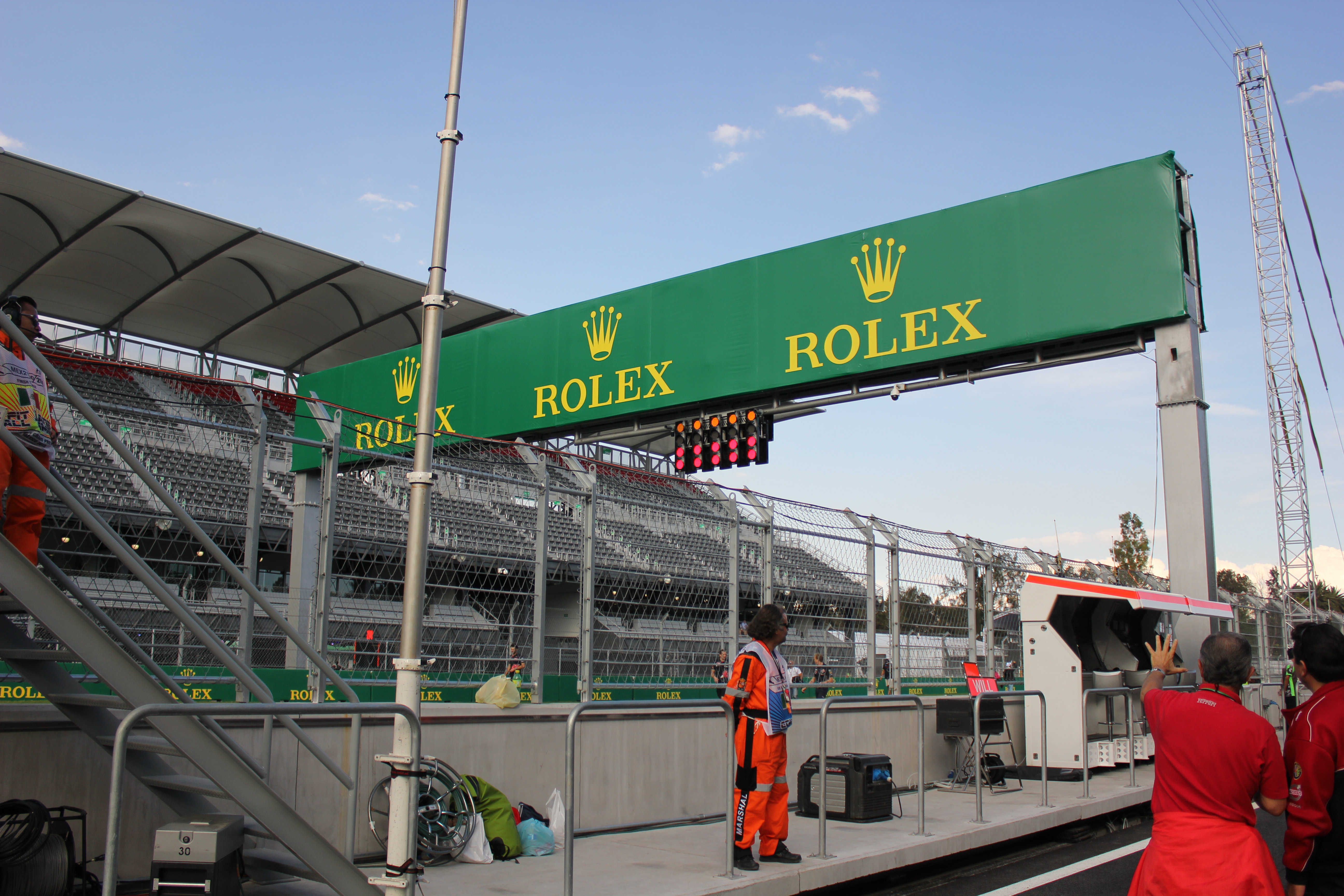 Pit Lane Walk Convoca a los Aficionados 