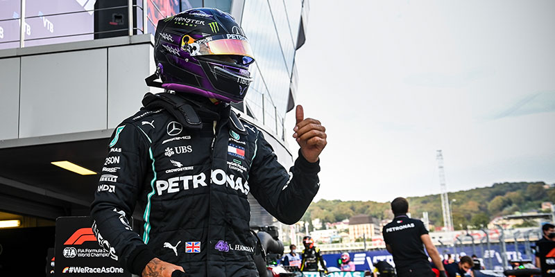 Hamilton se vio en apuros para lograr la pole position en Rusia