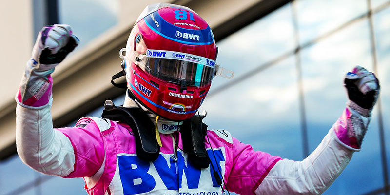 Lance Stroll logra su primera pole position en F1, ‘Checo’ saldrá tercero.