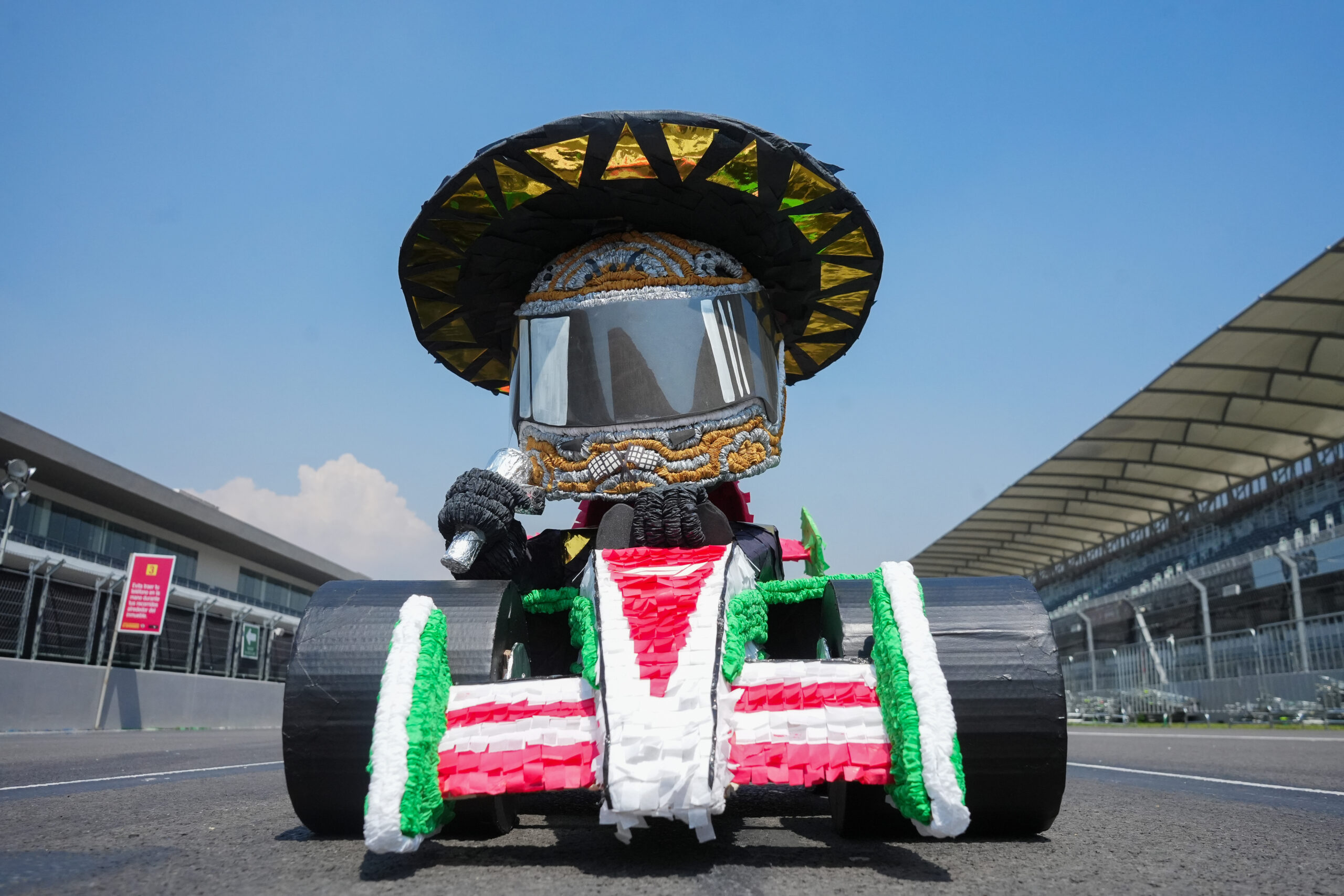 ¡Vamos a romperla!  México GP te invita a crear tu mejor ‘piñata racing’